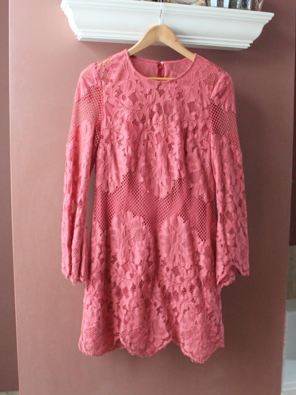 Donna Morgan Lace Dress with Bell Sleeves Pink Salmon Orange size 6 Short Mini
